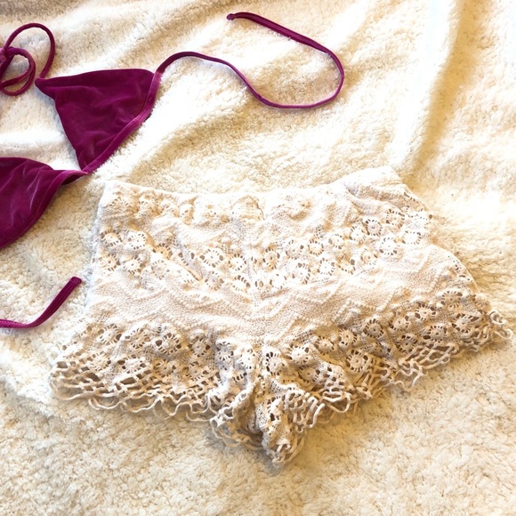 Beige Crochet Laced Shorts - Picture 5 of 6